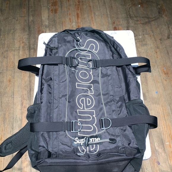 supreme fw18 backpack size